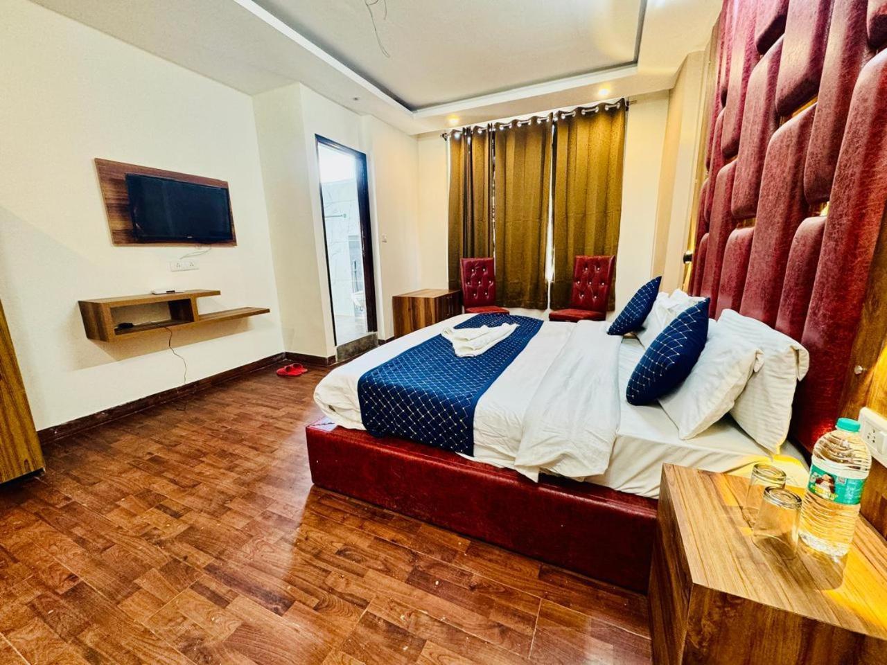 Royal Majestic View Point Lodge Manāli Exterior foto