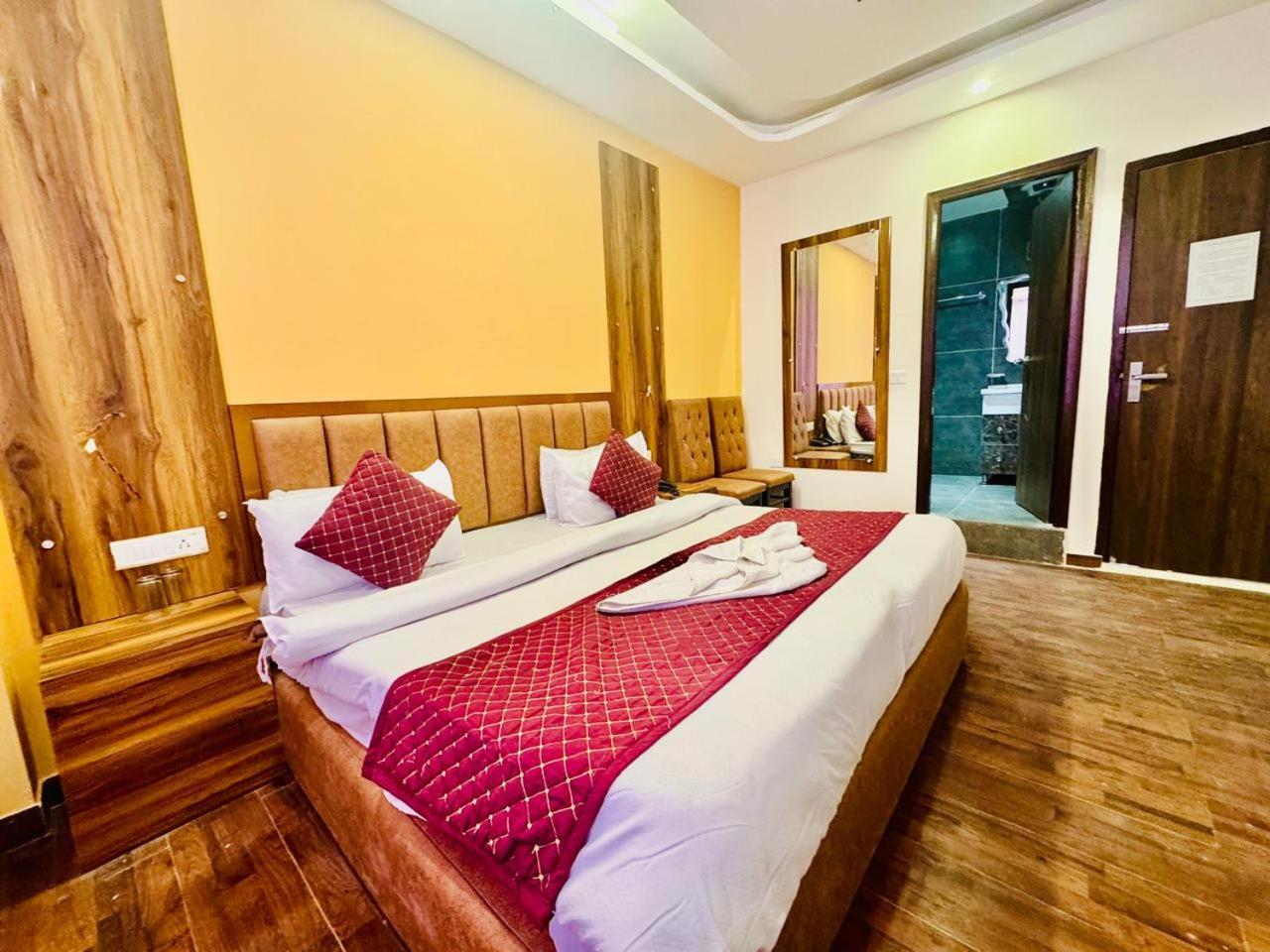 Royal Majestic View Point Lodge Manāli Exterior foto