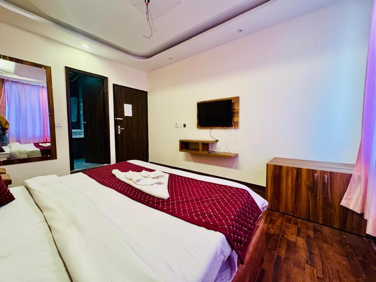 Royal Majestic View Point Lodge Manāli Exterior foto